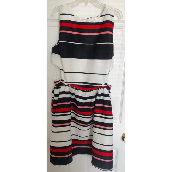 Multi colored Dress. - Picture 3 of 5